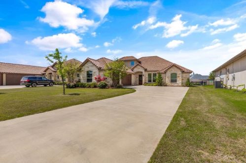 1213 Catalina Bay Blvd, Granbury, TX 76048-1235