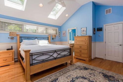 53 Paul St, Bristol CT  06010-5578 exterior