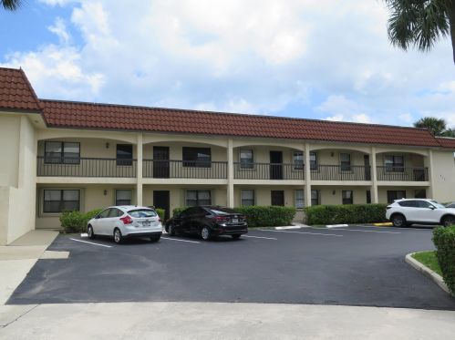 312 Lake Cir, West Palm Beach, FL 33408-5246