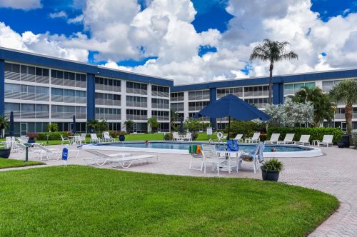 951 Spanish Cir, Delray Beach FL  33483-4770 exterior