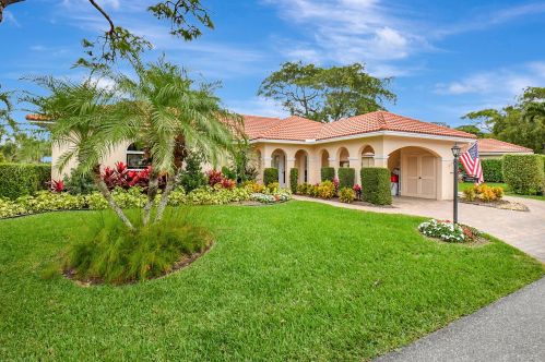 9 Fairway Dr, Boynton Beach, FL 33436-5542