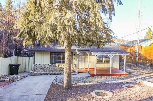 1017 Country Club Blvd, Big Bear City CA  92314-9749 exterior