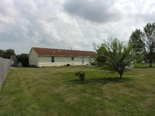 620 Riverbirch Rd, Washington Ch OH  43160-1281 exterior