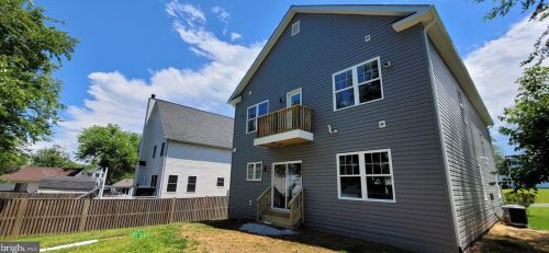 6912 Westlawn Dr, Falls Church VA  22042-2653 exterior