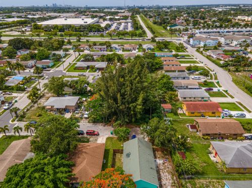1407 25th St, West Palm Beach, FL 33404-4225