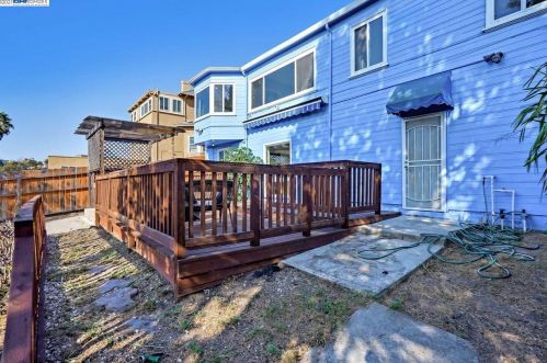 5109 Fairfax Ave, Oakland CA 94601-5410 exterior