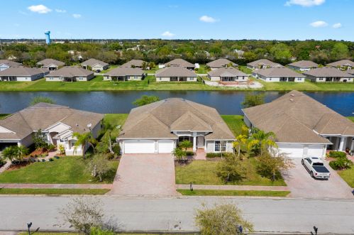 1254 Scarlet Oak Cir, Vero Beach, FL 32966-4738