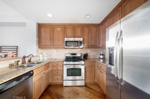 31165 Sunflower Way, Temecula CA  92592-4184 exterior