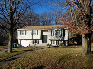 101 Glaude Ln, Woonsocket RI  02895-1611 exterior