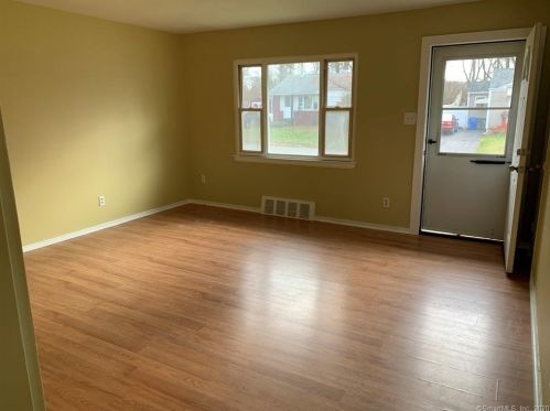 35 Great Plain Rd, Norwich, CT 06360-7034