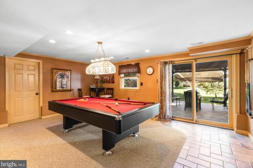 117 Monticello Dr, Riverton NJ 08077-4377 exterior