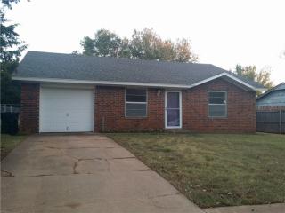 508 Woods Dr, Noble, OK 73068-8210