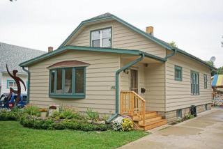 146 Wilson Ave, Waukesha, WI 53186-6243