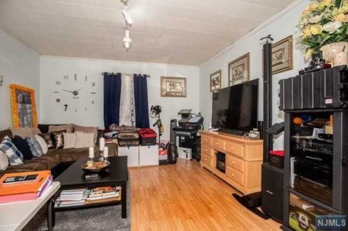 144 Main St, Ridgefield Park NJ  07660-1256 exterior