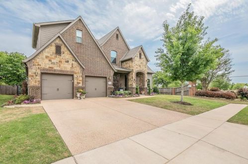 200 Cedar Rock Ct, Midlothian, TX 76063-8556