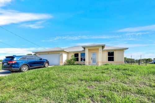 1907 27th Ter, Cape Coral, FL 33914-2712