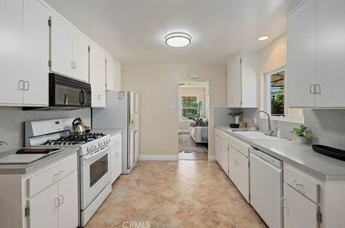 5101 133rd St, Hawthorne CA  90250-5054 exterior