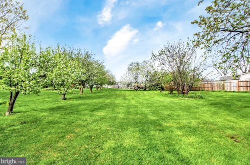 1111 Delta Rd, Red Lion PA  17356-9724 exterior