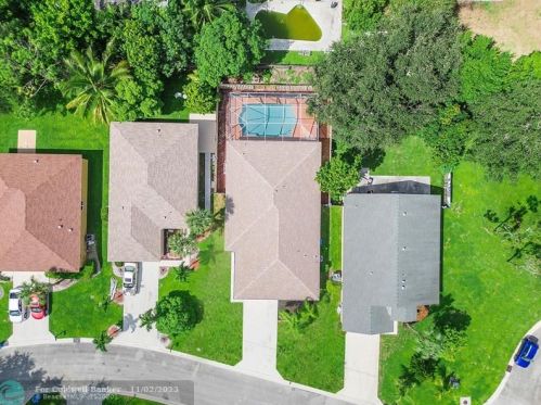 1046 Park Hill Dr, West Palm Beach, FL 33417-5700