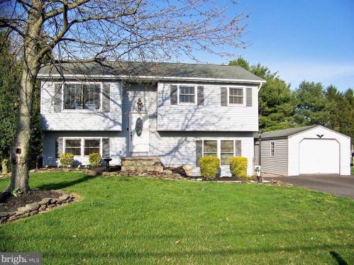 2373 Myers Rd, Spring Grove, PA 17362-7537