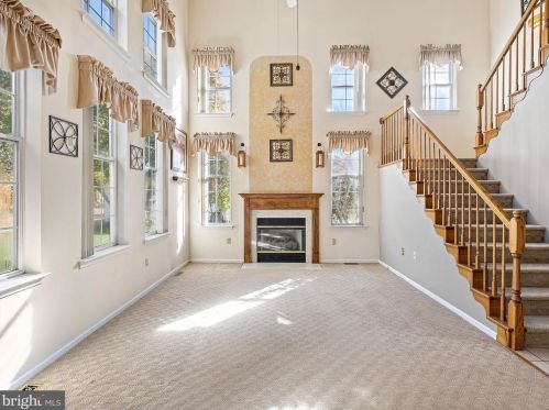 22 Nicole Ct, New Castle DE  19720-3762 exterior