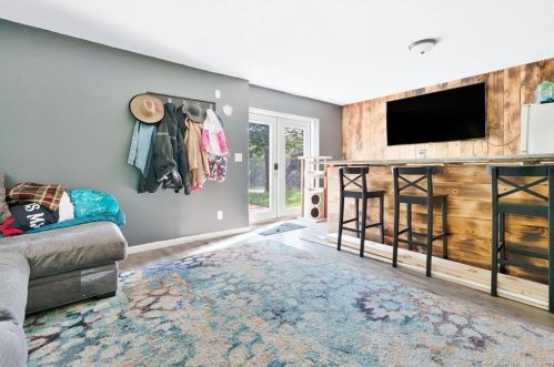 26 Blish Rd, East Hampton CT  06447-1110 exterior