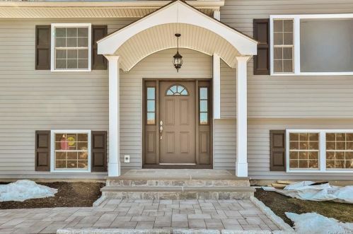 611 Cardinal Rd, Cortlandt Manor, NY 10567-5201