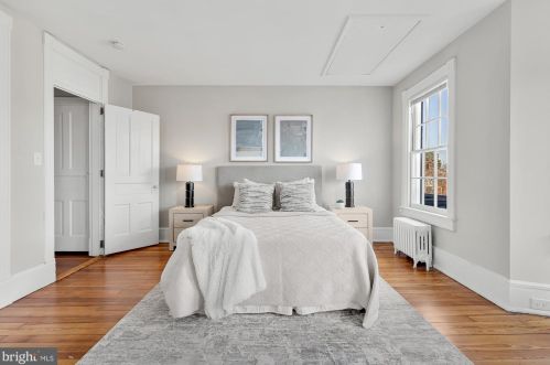 124 6 St, Washington DC 20002-2215 exterior