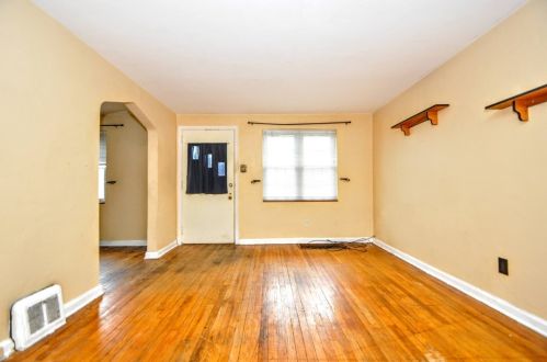 2201 Woodward Ave, Pittsburgh, PA 15226-1341