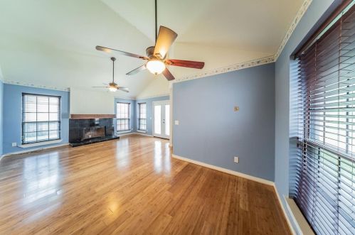 10304 Holly Grove Dr, Fort Worth, TX 76108-3740