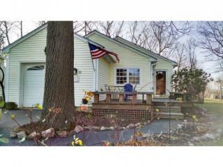 40 Willow Cir, Colchester VT  05446-3837 exterior