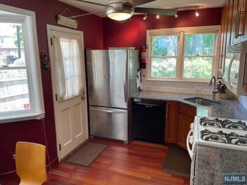 1130 Magnolia Rd, Teaneck NJ  07666-2744 exterior