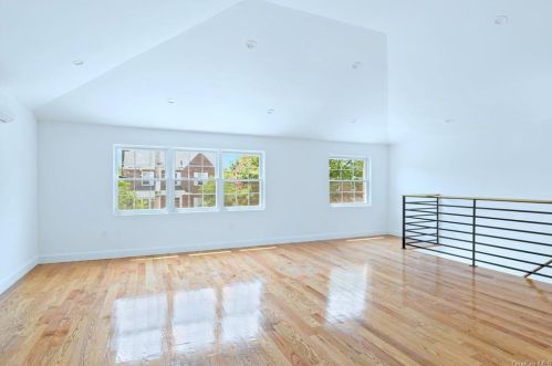 2310 Vance St, Bronx NY  10469-6018 exterior