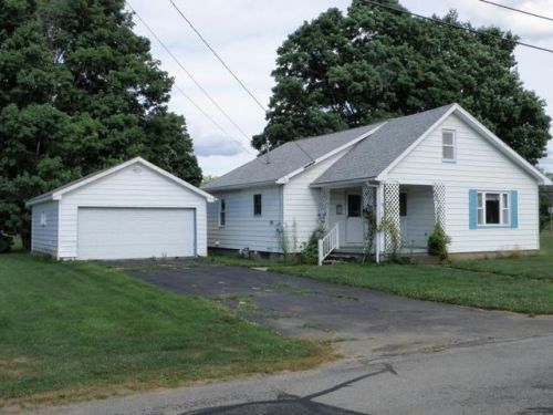 34 Gamma Rd, Corry, PA 16407-2332
