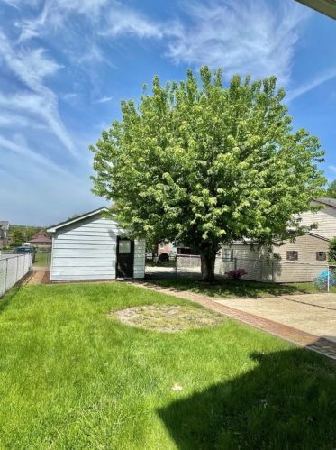 1114 Vine St, South Connellsville PA  15425-4733 exterior