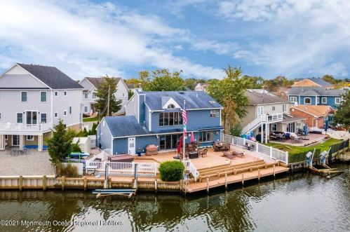 98 Jib Ln, Bricktown NJ  08723-6747 exterior