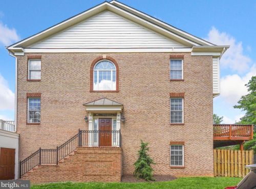 100 Monroe Mills Ln, Herndon, VA 20170-4485