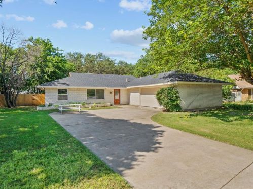 9005 Tioga Ct, Fort Worth, TX 76116-4732