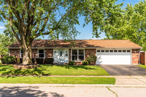 4488 Otis St, Enon, OH 45323-1736