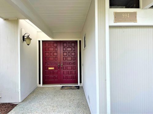 994 Loma Verde Ave, Palo Alto, CA 94303-4021