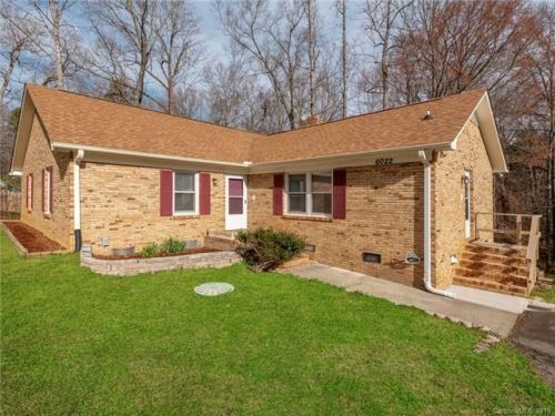 6022 Mcgregor Dr, Charlotte, NC 28227-7580