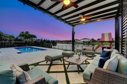 8297 28th St, Hollywood FL  33024-3187 exterior