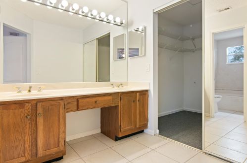 22 Governors Ct, West Palm Beach FL  33418-7159 exterior