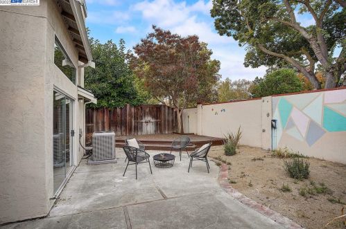 1547 Trimingham Dr, Pleasanton CA  94566-8407 exterior