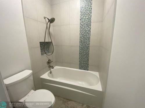 327 188th Ter, Hollywood FL  33029-5441 exterior