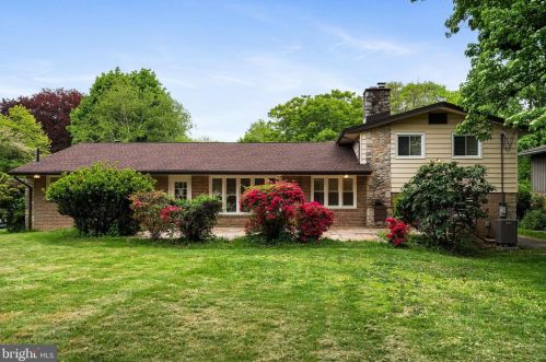 8318 Fairview Rd, Melrose Park PA  19027-2121 exterior