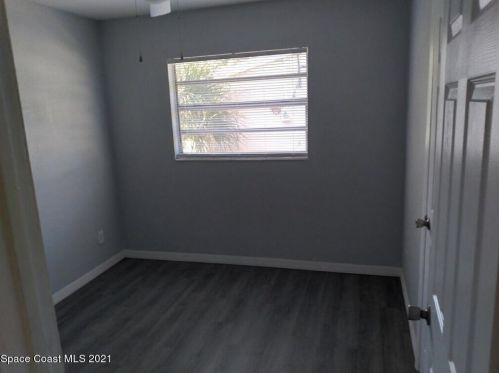 915 Grv Ave, Cocoa FL 32922-7216 exterior