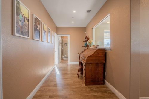 4025 Ashford Cir, Hollister CA  95023-8966 exterior