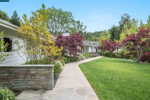 10 Ranch Rd, Orinda, CA 94563-1417