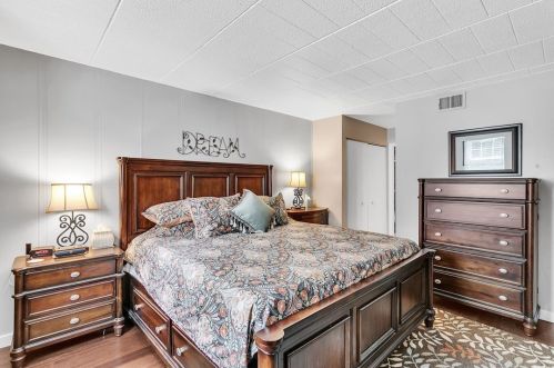 701 Camelot Dr, Pittsburgh PA  15237-4979 exterior